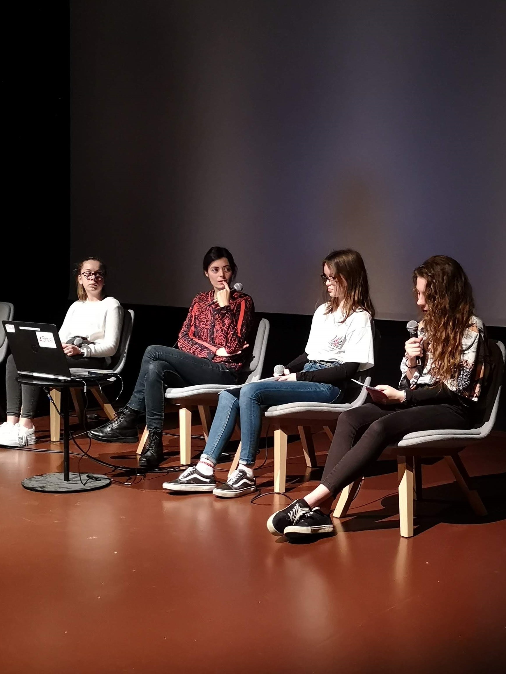 Des Troisièmes Aux Capucins Pour Le Festival Longueurs Dondes Lycée